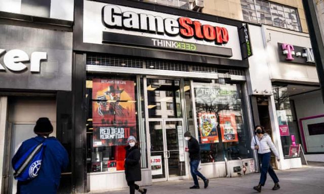 GameStop là một công ty bán lẻ trò chơi điện tử, thiết bị điện tử và trò chơi của Mỹ