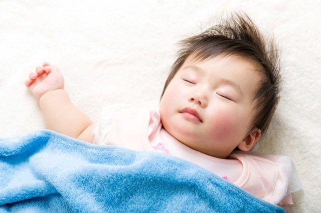 Giấc ngủ ảnh hưởng mạnh mẽ đến hệ miễn dịch của trẻ