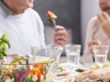 Chế độ ăn uống tăng đề kháng tốt nhất ở người cao tuổi