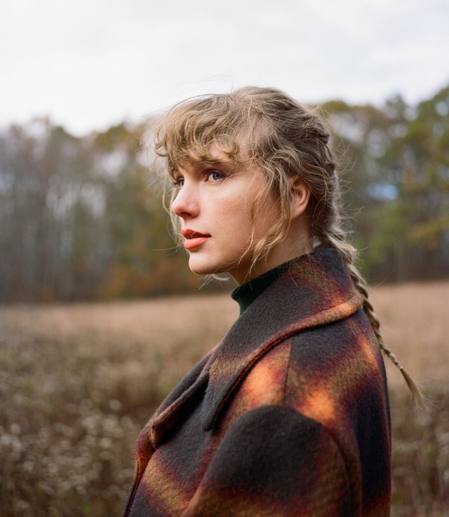 Taylor Swift bất ngờ "tung" album thứ 9 vào phút chót